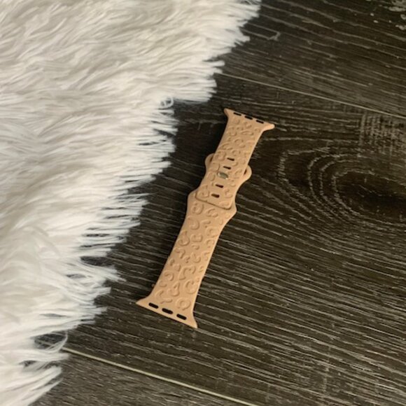 Ultra Soft Silicone Khaki Leopard Engraved Apple Watch Band | 38/40/41mm - Picture 3 of 4